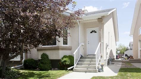 half duplex for sale in lethbridge.